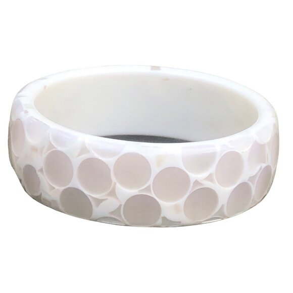 Chunky Vintage White Lucite Bangle Bracelet with Encased Mother of Pearl Polka D - Picture 3 of 7